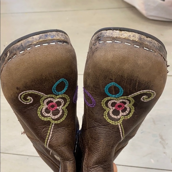 Hanna Andersson wooden clog boots with embroidery - Picture 5 of 10